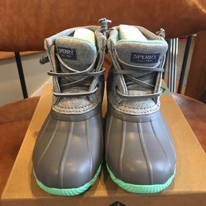 Sperry Little kids Saltwater Boots Grey 9M NEW